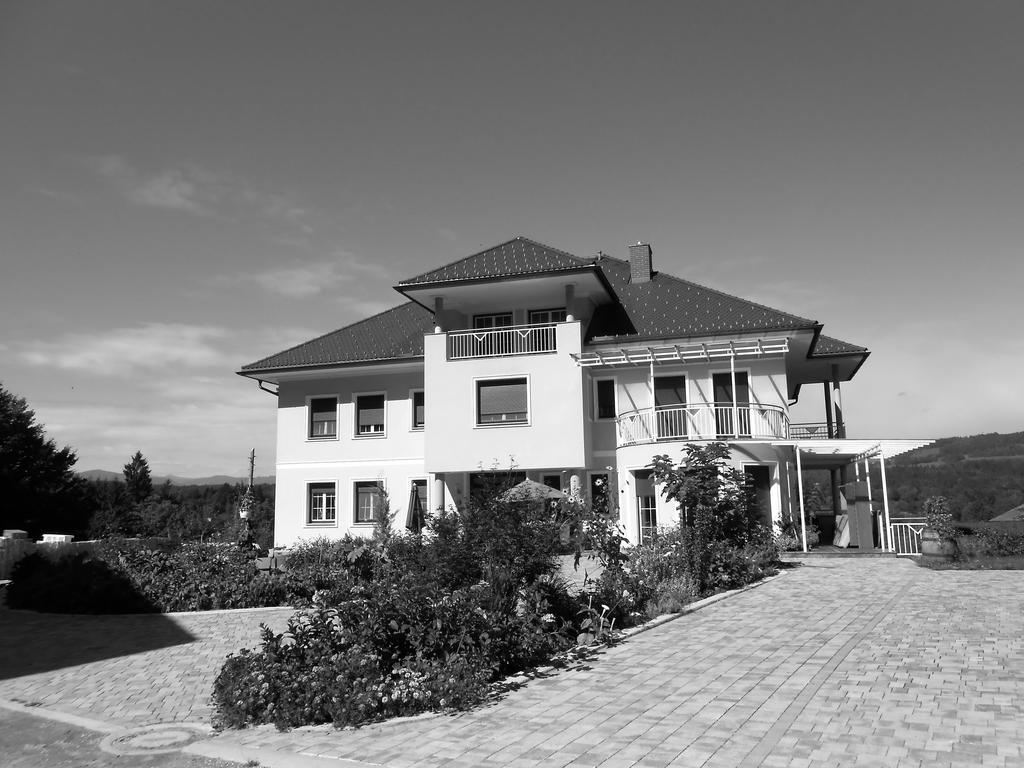 Ferienwohnung Am Bauernhof Strassonig Vulgo Hornis 모스부르크 외부 사진
